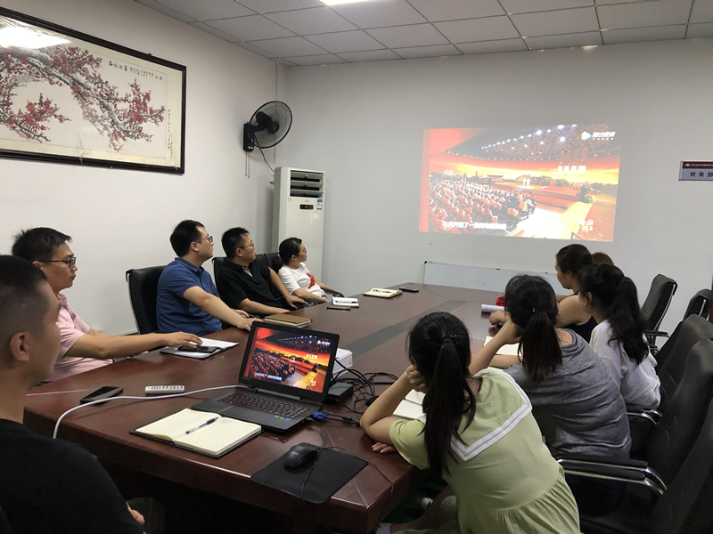 “學(xué)習(xí)貫徹習(xí)近平新時代中國特色社會主義思想，堅定理想信念”